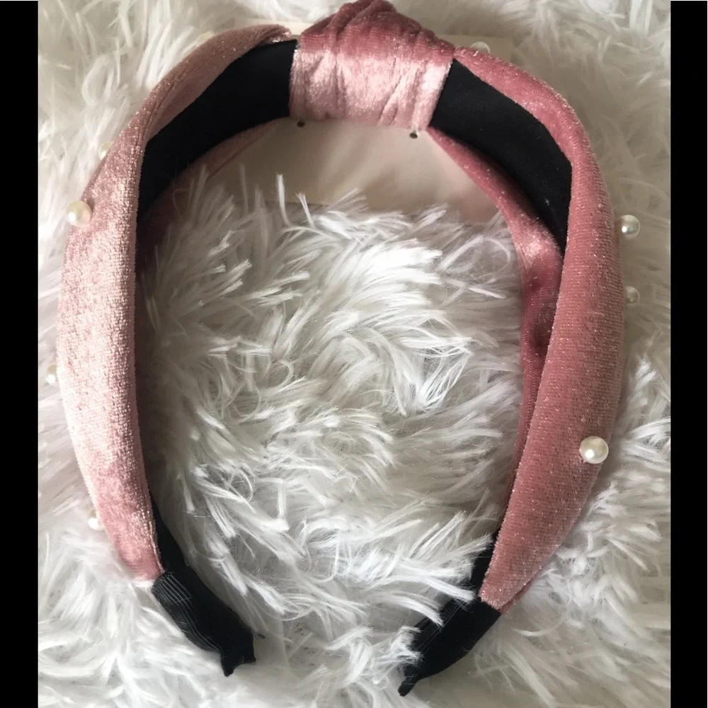 🌻 Knotted pearl velvet headband